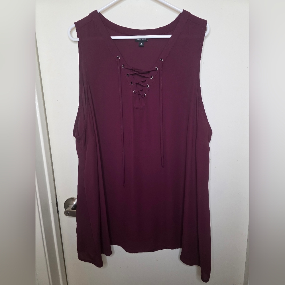 Torrid Women's Sleeveless Lace Up Neck Plum Colored Top Torrid‎ Size 4